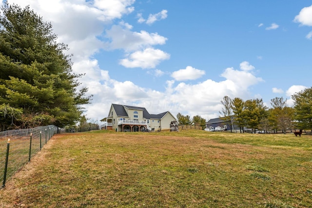 view of yard featuring a rural view