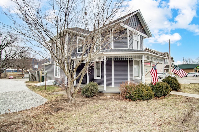 view of front of house featuring a porch