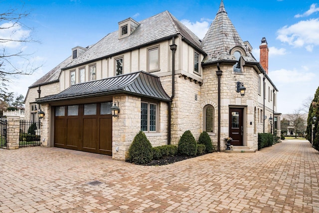 view of front facade with a garage