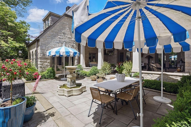 2528 Tremont Rd, Columbus, OH 43221 - view of patio featuring outdoor dining space