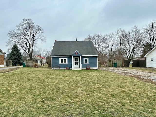 view of front of house with a front lawn