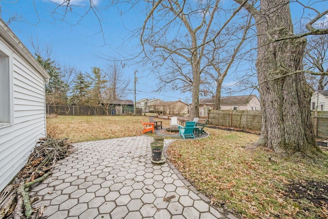 view of yard featuring a patio area