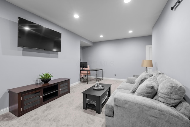 living area featuring carpet floors, recessed lighting, and baseboards