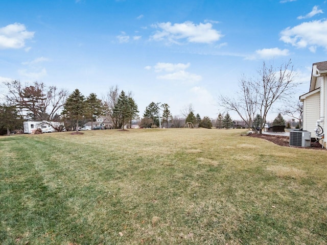 view of yard featuring cooling unit