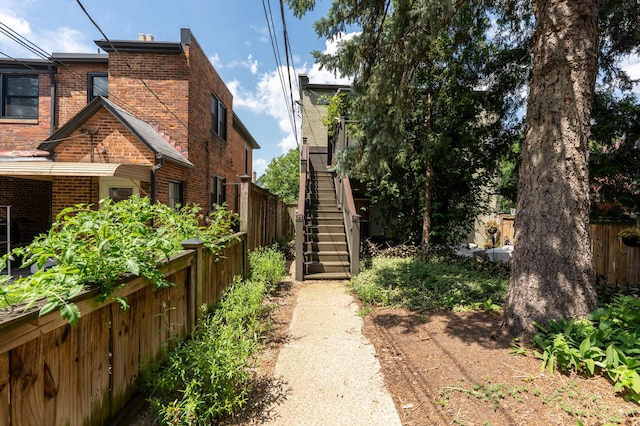 113 E Mithoff St, Columbus, OH 43206 - view of yard with stairway