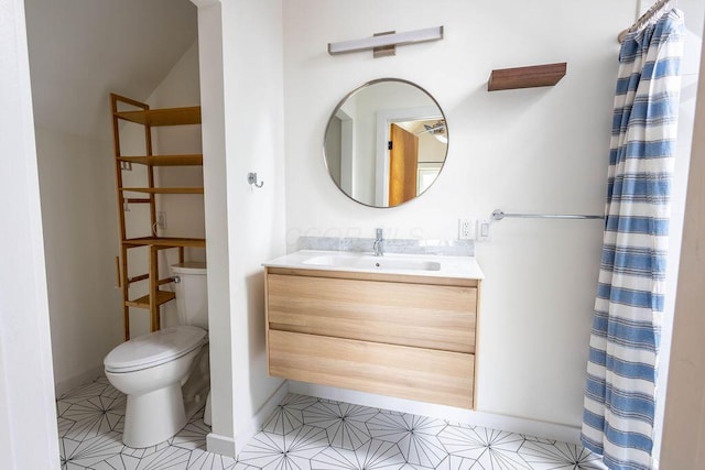260 King St, Yellow Springs, OH 45387 - full bathroom with a shower with curtain, baseboards, toilet, and vanity