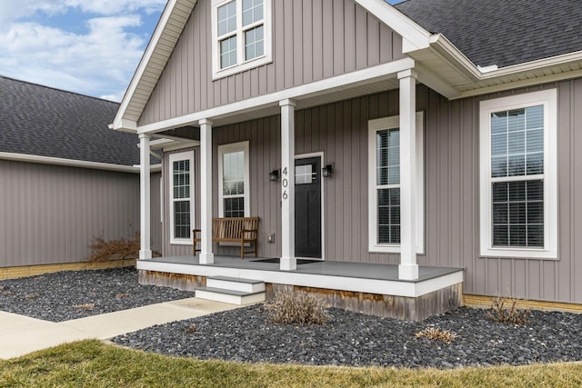 doorway to property with covered porch