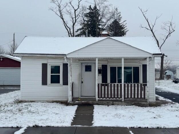 bungalow with a porch