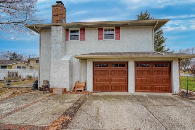 view of front facade featuring a garage