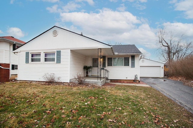 view of front of property with a front yard