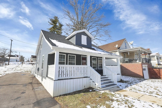 view of front of house with covered porch