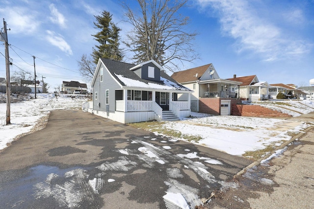 view of front of house with a porch