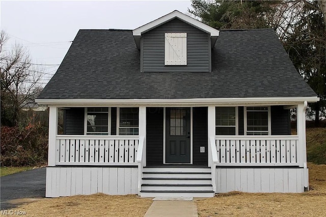 view of front of house featuring a porch