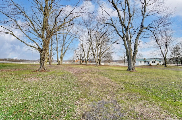 view of yard featuring a rural view