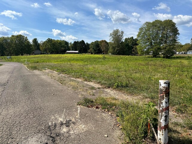 1048 Parkway Dr, Logan, OH 43138 - view of road with a rural view