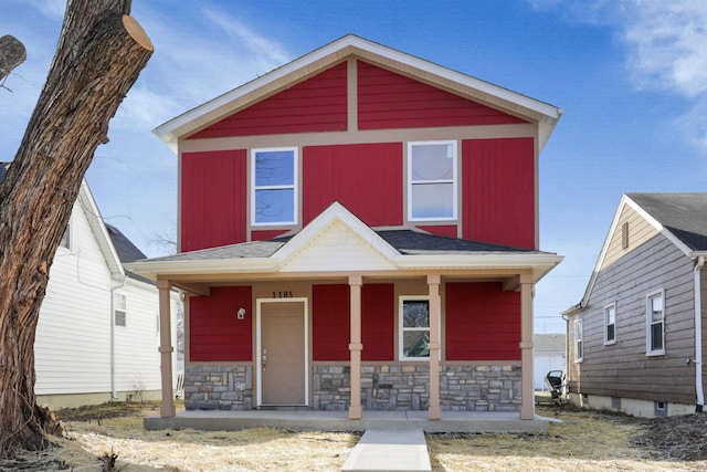 front facade featuring a porch