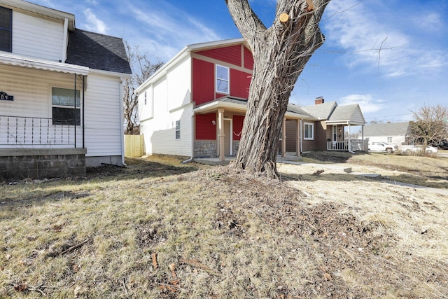 view of front of property featuring a porch