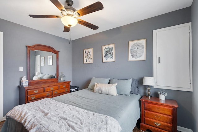 bedroom with a ceiling fan