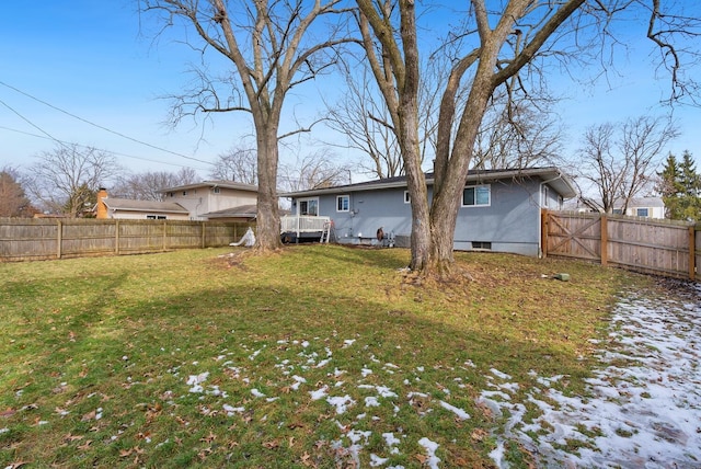 view of yard featuring a fenced backyard