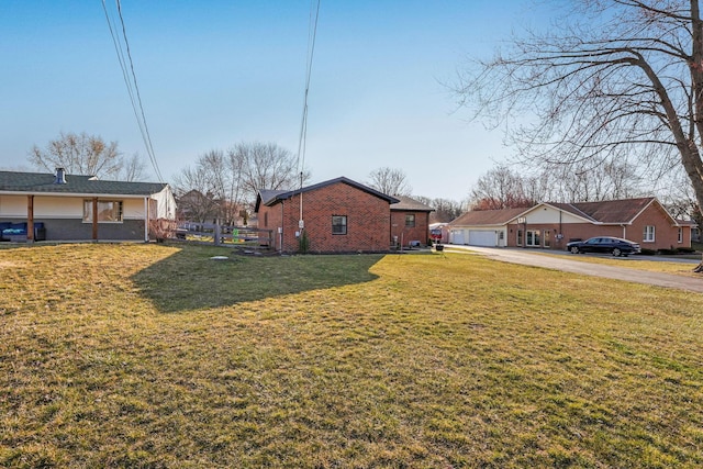 1545 E Choctaw Dr, London, OH 43140 - view of yard with fence