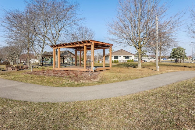 1545 E Choctaw Dr, London, OH 43140 - view of community featuring a gazebo and a yard
