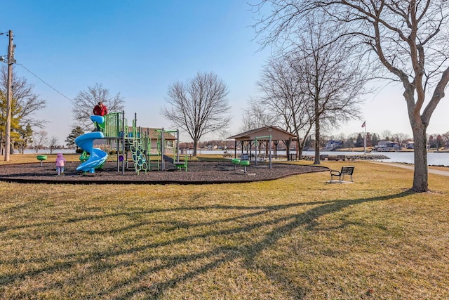 1545 E Choctaw Dr, London, OH 43140 - community jungle gym featuring a yard
