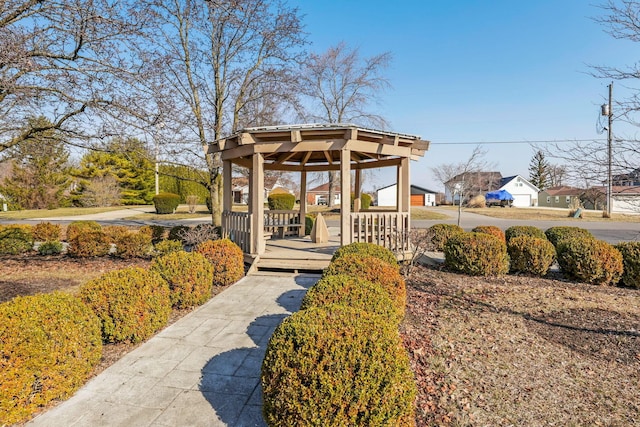 1545 E Choctaw Dr, London, OH 43140 - view of home's community featuring a gazebo