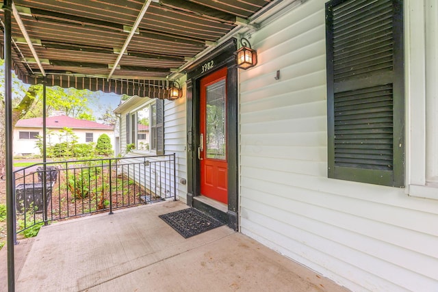 view of entrance to property
