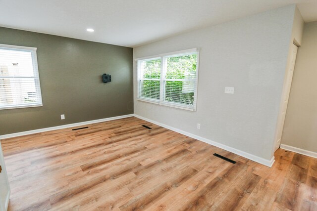 189 N Gould Rd, Bexley, OH 43209 - empty room featuring baseboards, wood finished floors, and recessed lighting
