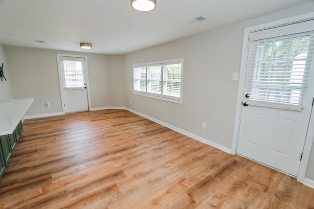 189 N Gould Rd, Bexley, OH 43209 - foyer entrance featuring light wood finished floors and baseboards