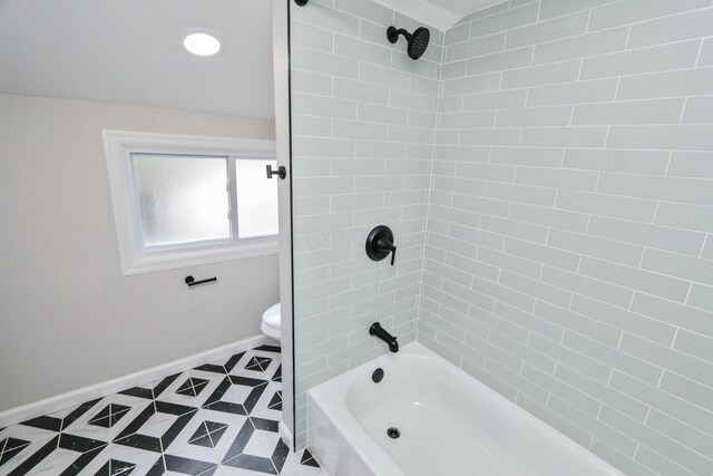 189 N Gould Rd, Bexley, OH 43209 - full bathroom featuring shower / tub combination, baseboards, and toilet