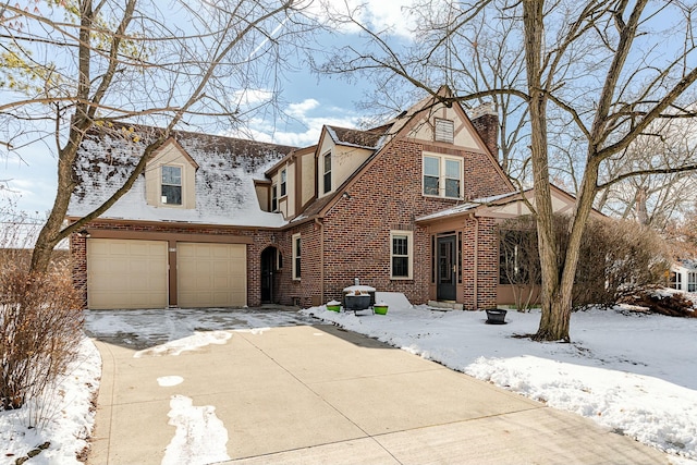 view of front facade featuring a garage