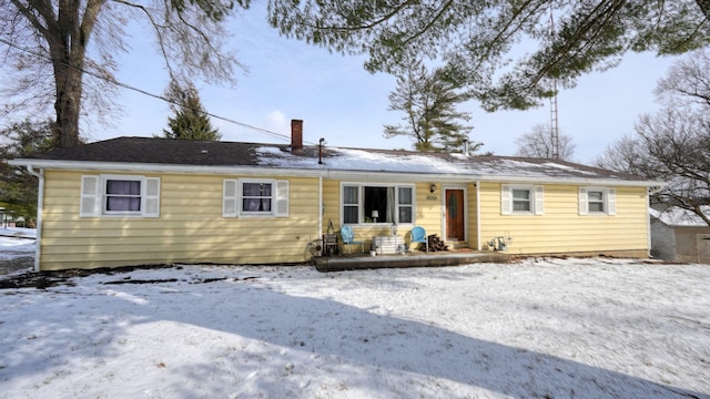 view of front of property