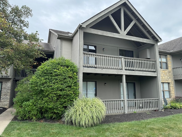 townhome / multi-family property featuring a balcony