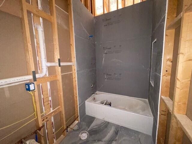 full bath with shower / washtub combination