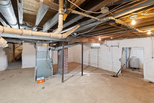 2029 Fairfax Ave, Columbus, OH 43207 - basement featuring heating unit