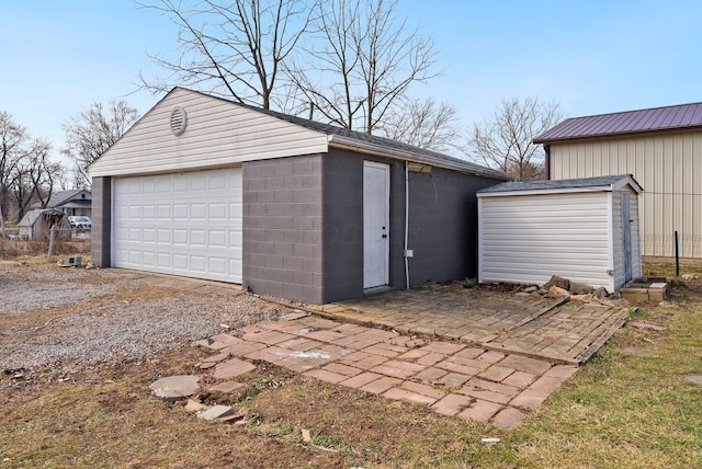2029 Fairfax Ave, Columbus, OH 43207 - view of detached garage