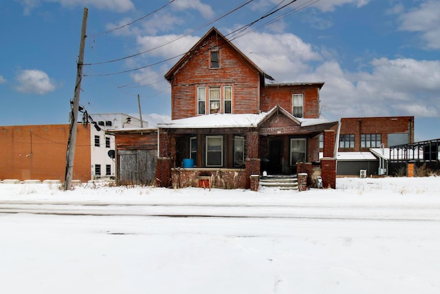 view of front of property featuring a porch