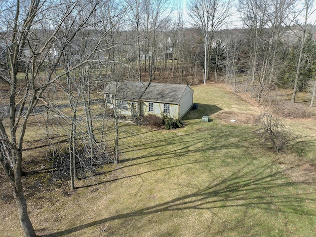 view of front of home with a front lawn