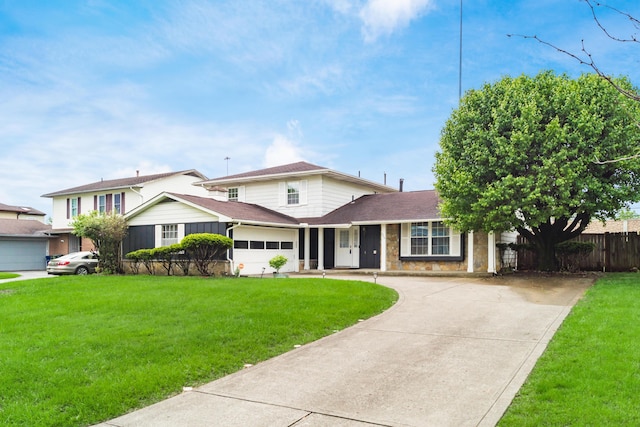 2715 Kenview Rd S, Columbus, OH 43209 - traditional-style home with concrete driveway and a front lawn