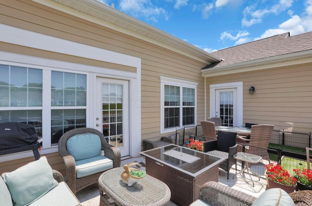 614 Newport Ln, Hebron, OH 43025 - view of patio featuring an outdoor living space and outdoor dining space
