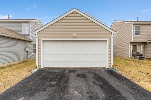 view of detached garage