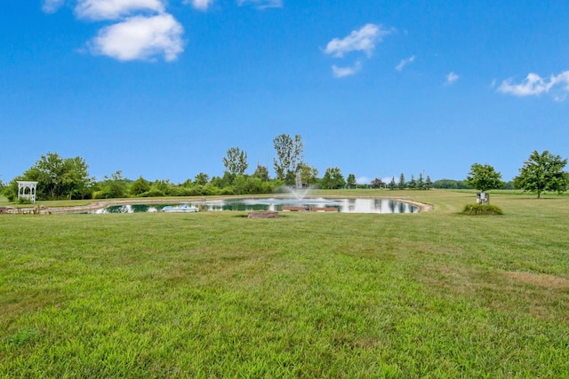 view of yard featuring a water view