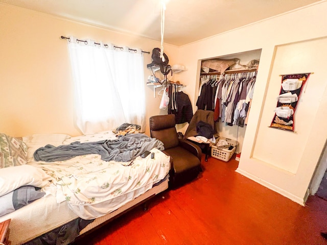 bedroom featuring a closet