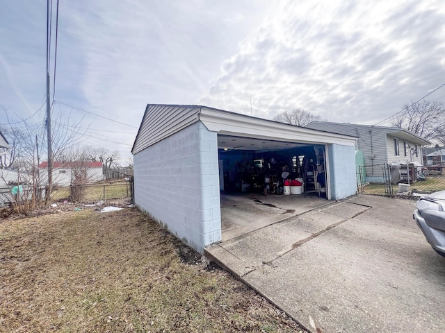 detached garage with fence