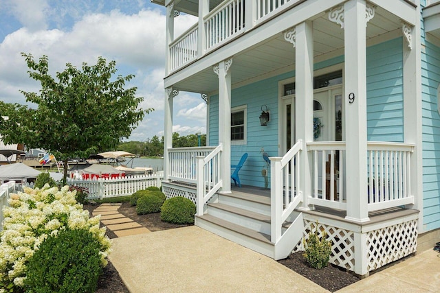 doorway to property with covered porch