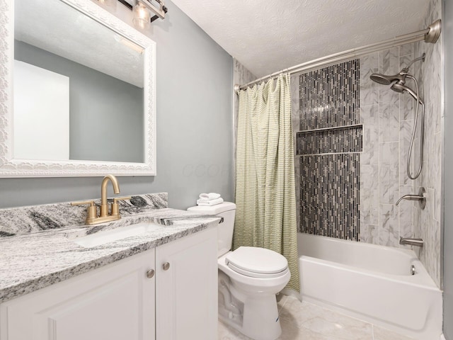 full bath featuring a textured ceiling, vanity, shower / bath combo with shower curtain, and toilet