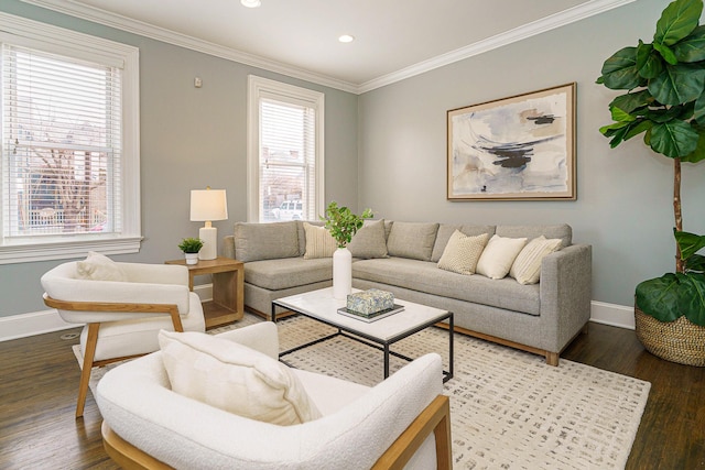 living room with recessed lighting, baseboards, crown molding, and wood finished floors