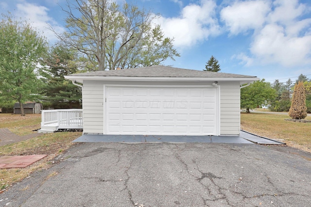 view of detached garage