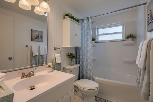 full bathroom featuring vanity, toilet, and shower / tub combo with curtain